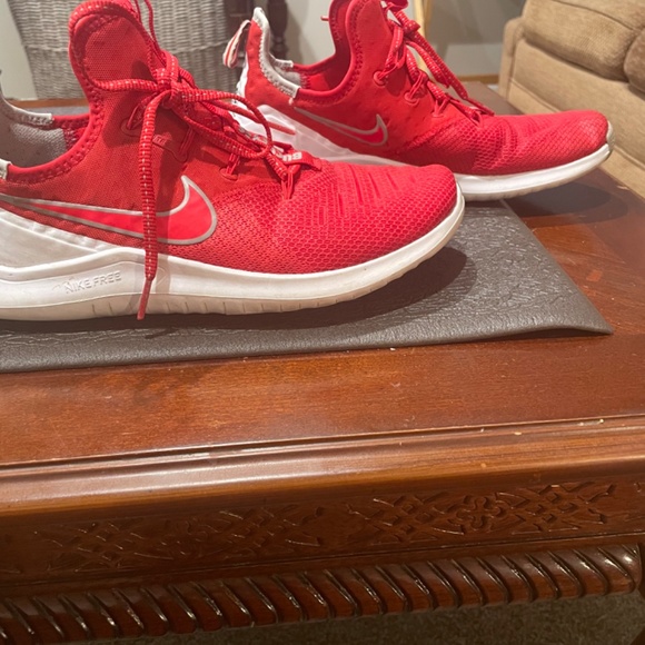 Nike Free Ohio State Sneakers - Picture 2 of 3